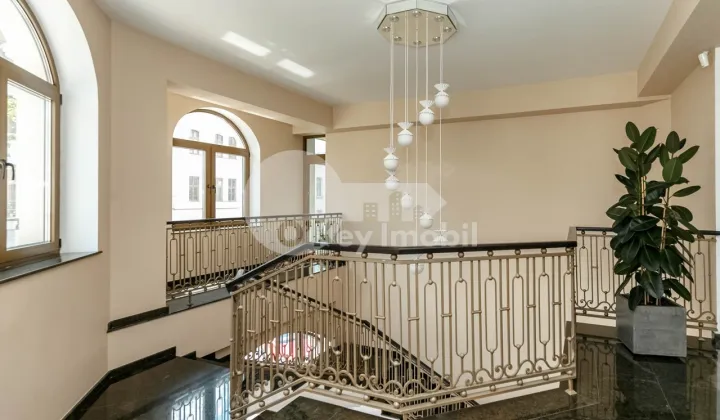 Офис, Центр, ПЕТРУ МОВИЛЭ