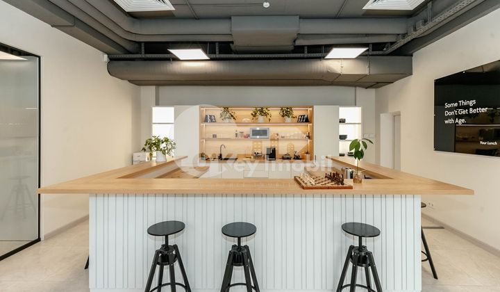 Oficiu, Centru, PETRU MOVILĂ