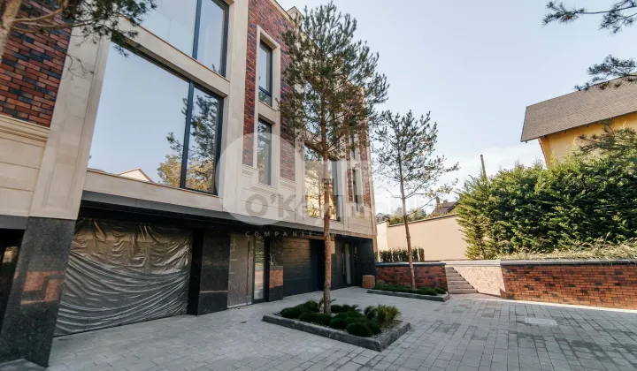 Townhouse, Telecentru, LACULUI