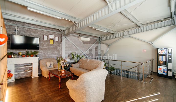 Afacere activă, BOTANICA