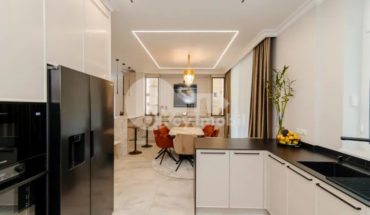 Дом, Ботаника, ПЭШУНИЛОР